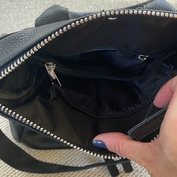 🌿NWT Black genuine leather backpack / shoulder bag🌿 - Picture 4 of 6